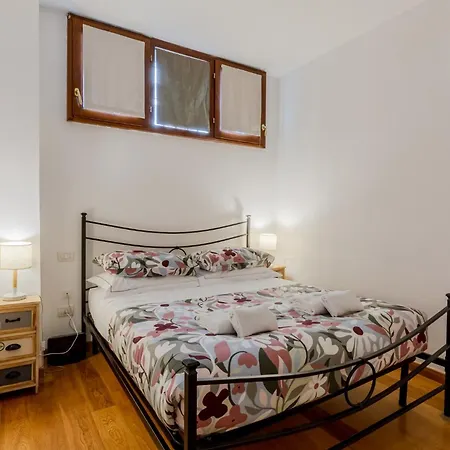 Guesthost - Novoli Escape In With Parking Firenze