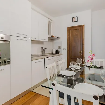 Appartamento Guesthost - Novoli Escape In With Parking *