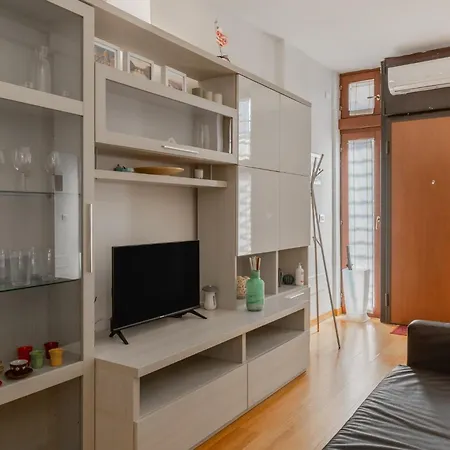 Guesthost - Novoli Escape In With Parking *