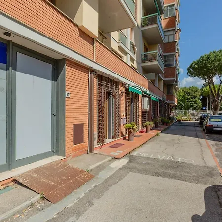 Guesthost - Novoli Escape In With Parking Appartamento *