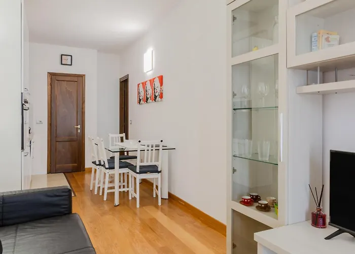 Guesthost - Novoli Escape In With Parking Daire Floransa